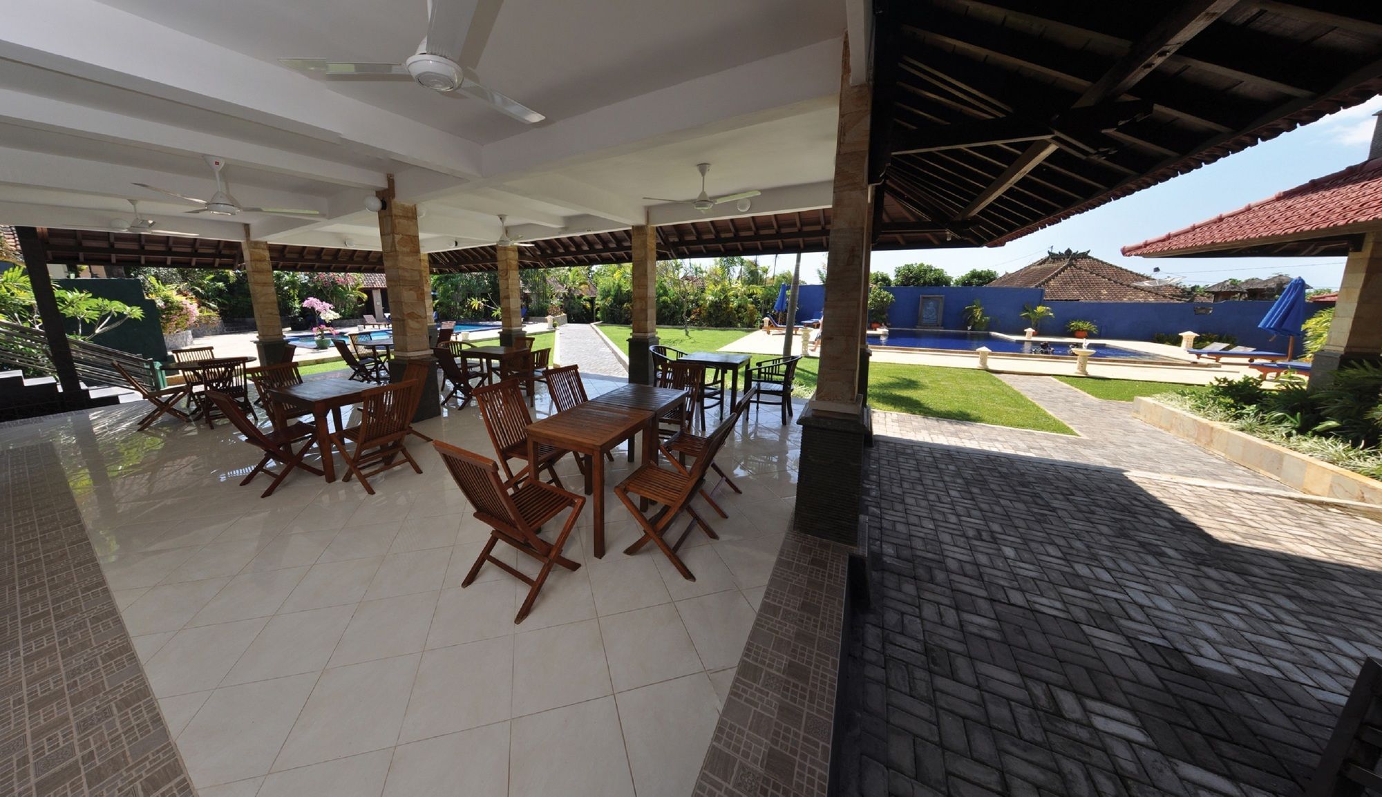 Tulamben Wreck Divers Resort & Restaurant Экстерьер фото